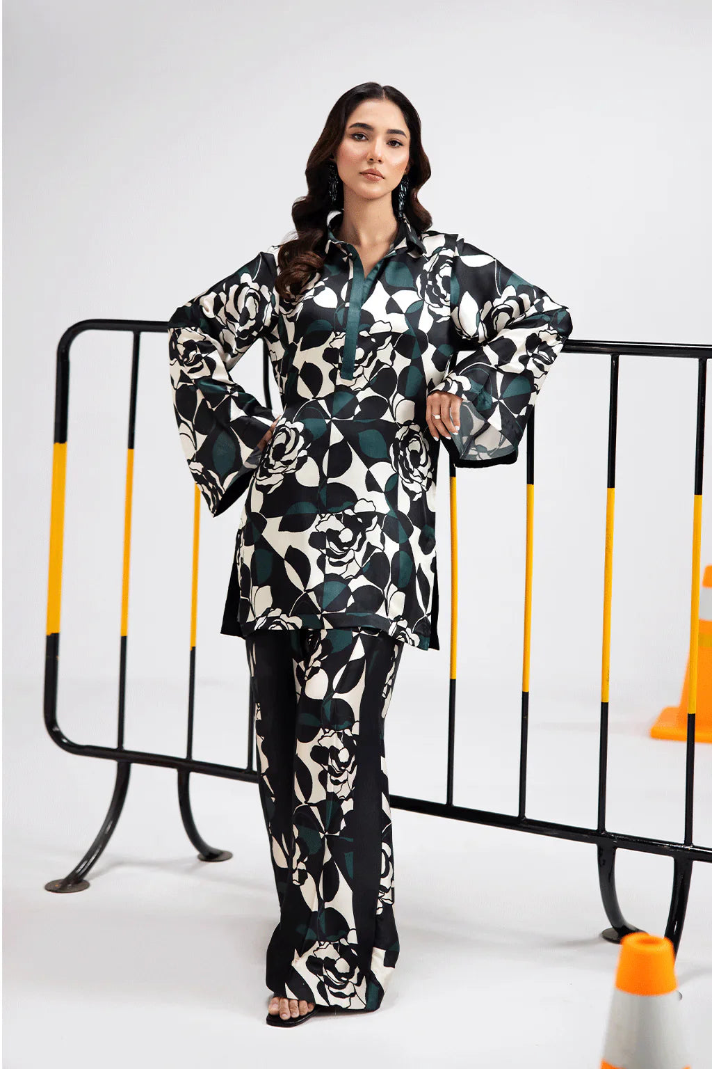 Monochrome Bloom 2PC Suit