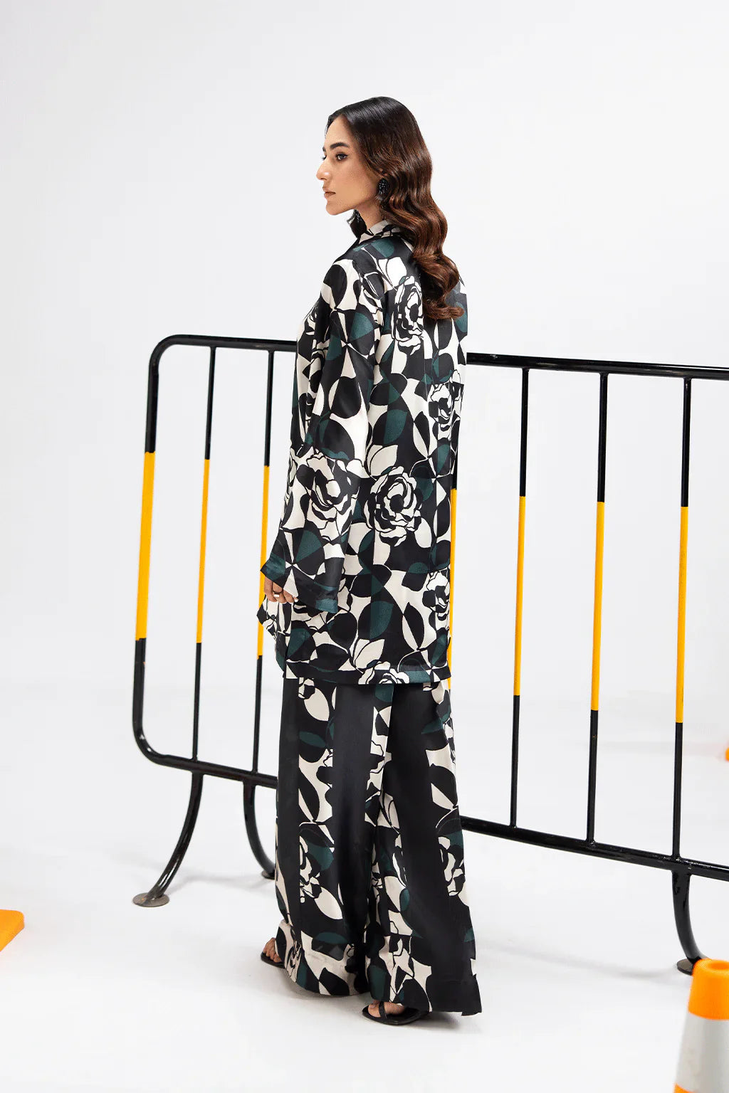 Monochrome Bloom 2PC Suit